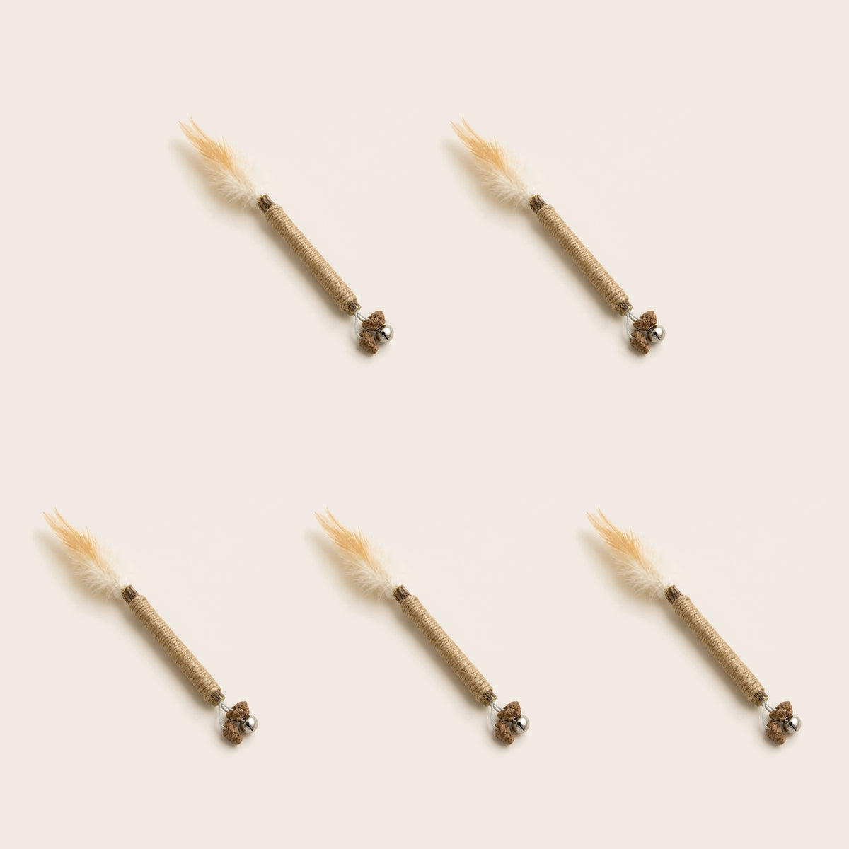 5 matatabi tyčiniek Whisk s pierkami a rolničkami pre mačky